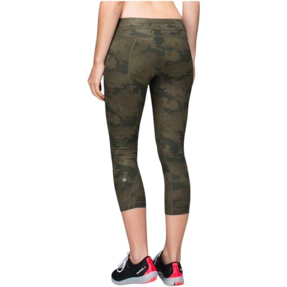 Lululemon Run Inspire Crop II *All Luxtreme Savasana Camo Fatigue Green SZ 6 EUC - Picture 1 of 12